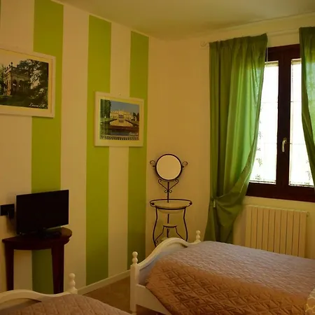 A Casa Di Laura أُكْيوبيلّو